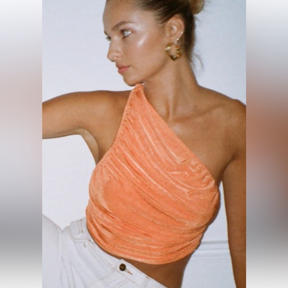 Lioness one shoulder strap stretchy drape  top size small like new